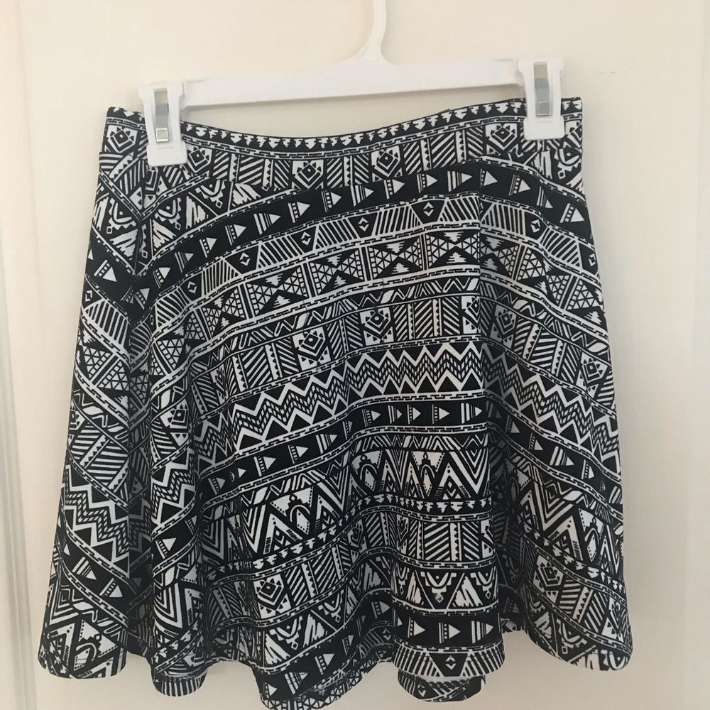 Aeropostale Black and White Brand New Skater Skirt